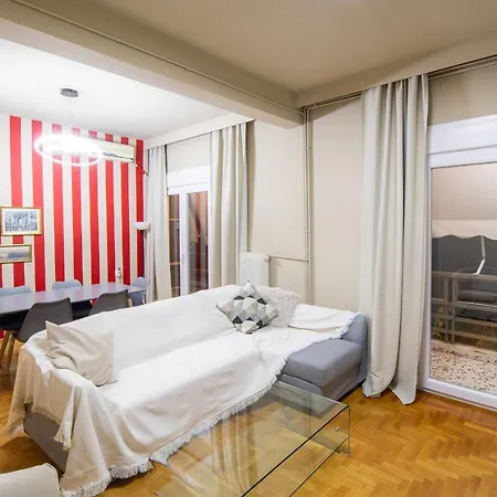Modern Art Flat At Downtown