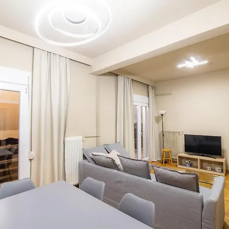 Modern Art Flat At Downtown Apartment